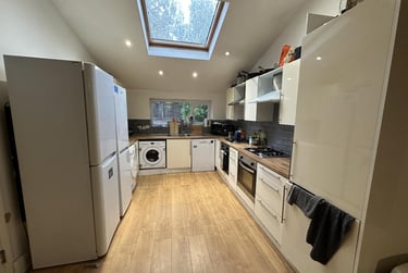 6 bed house, Park Range, Victoria Park, Manchester, M145HR - Image 4